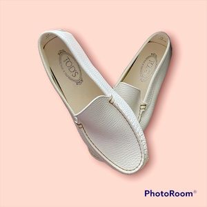 Tods white leather loafer